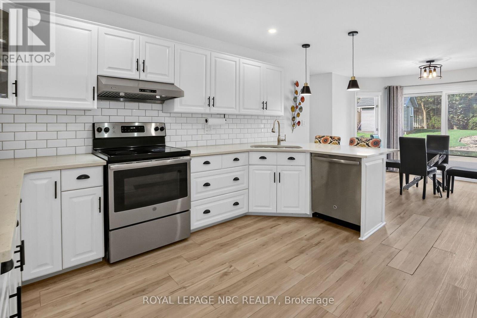 105 STEFANIE CRESCENT - Image 4