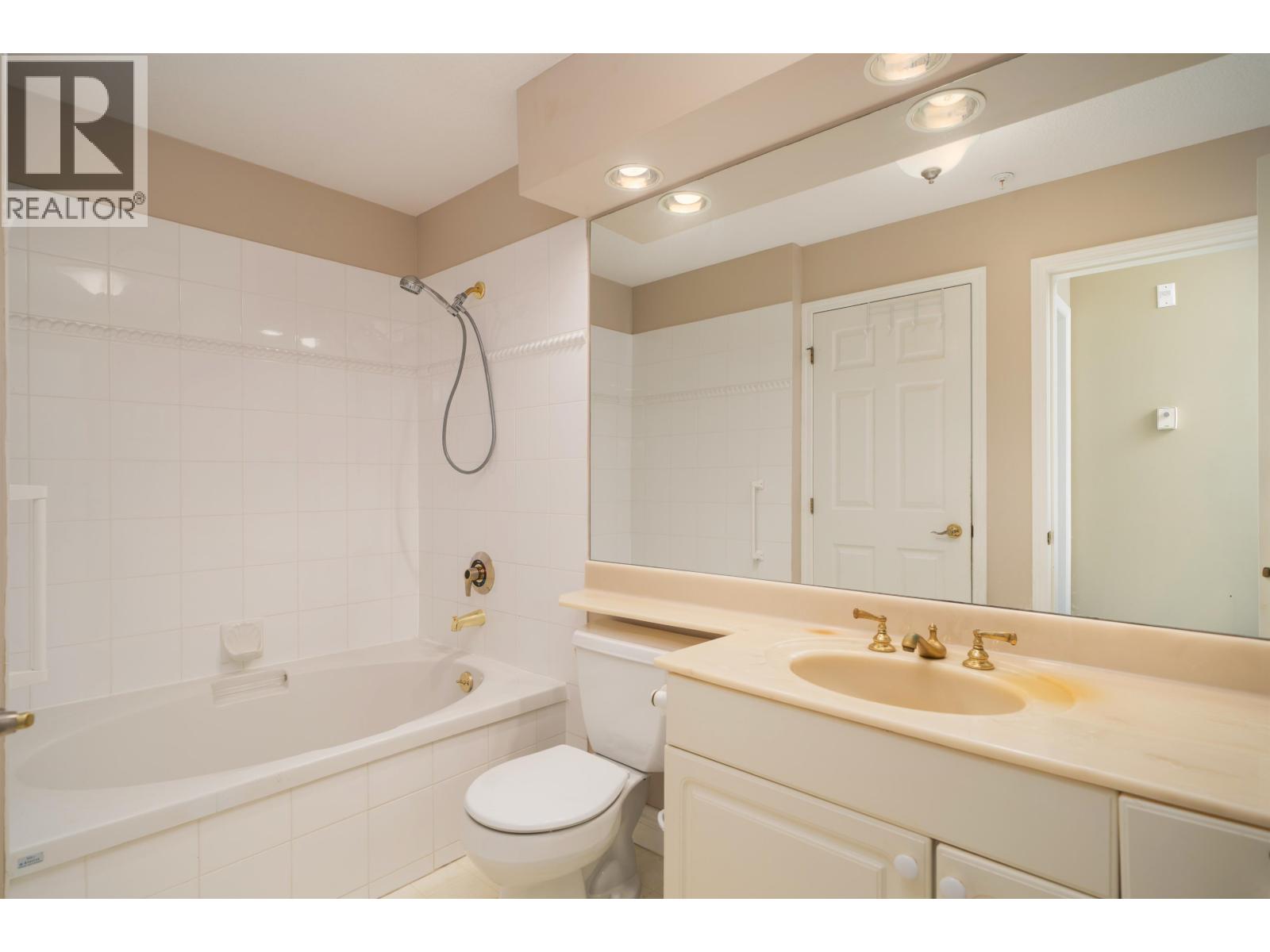 315 2985 PRINCESS CRESCENT, Coquitlam — photo 9