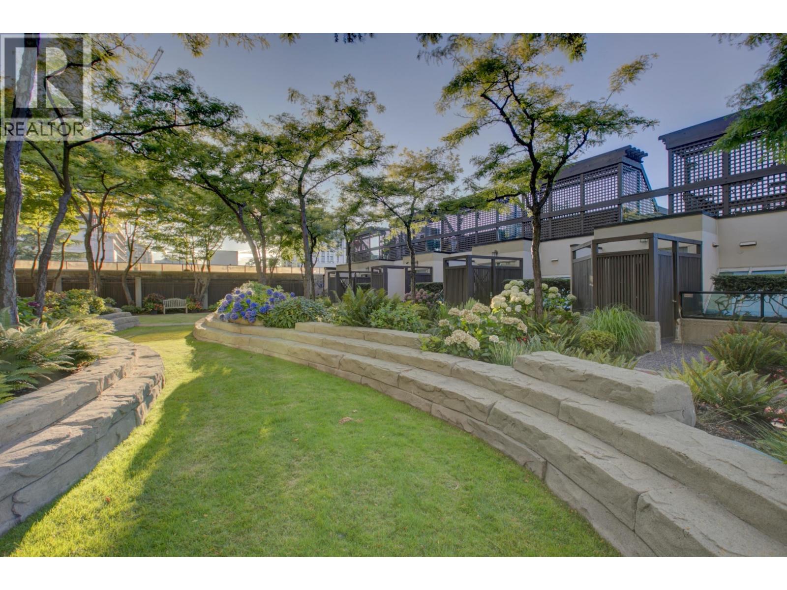 1360 W 8TH AVENUE, Vancouver