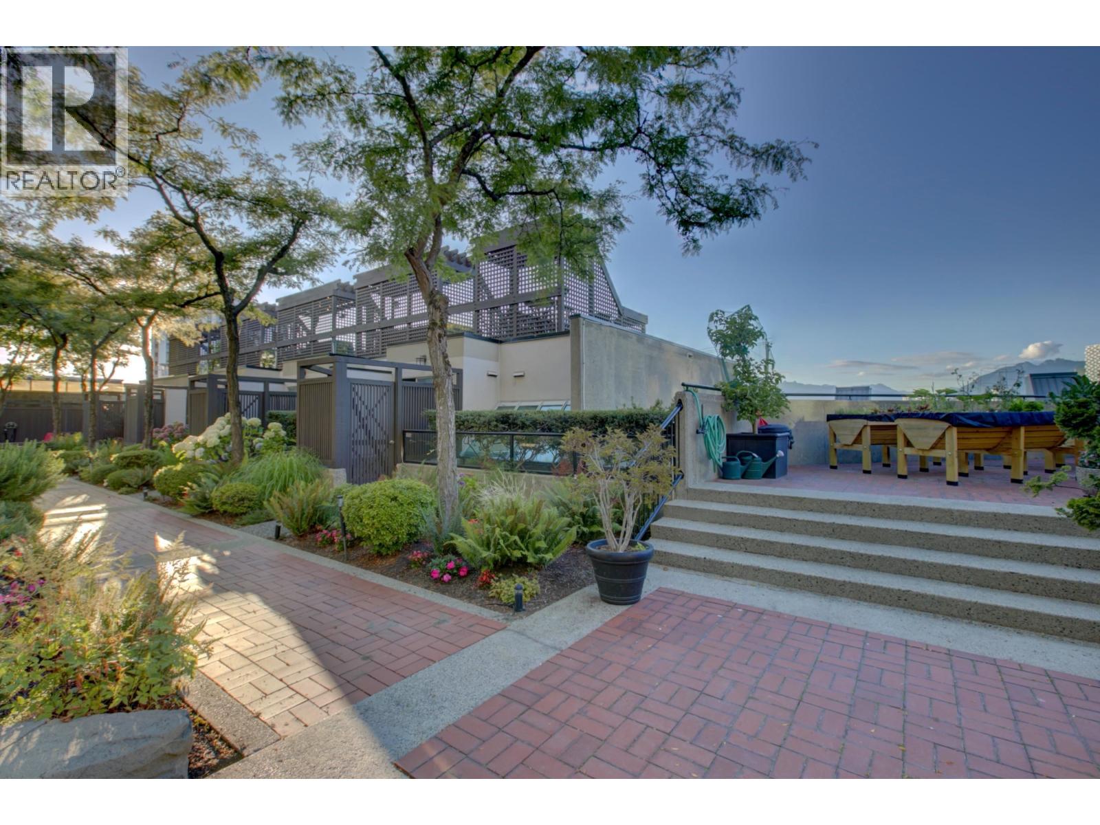 1360 W 8TH AVENUE, Vancouver