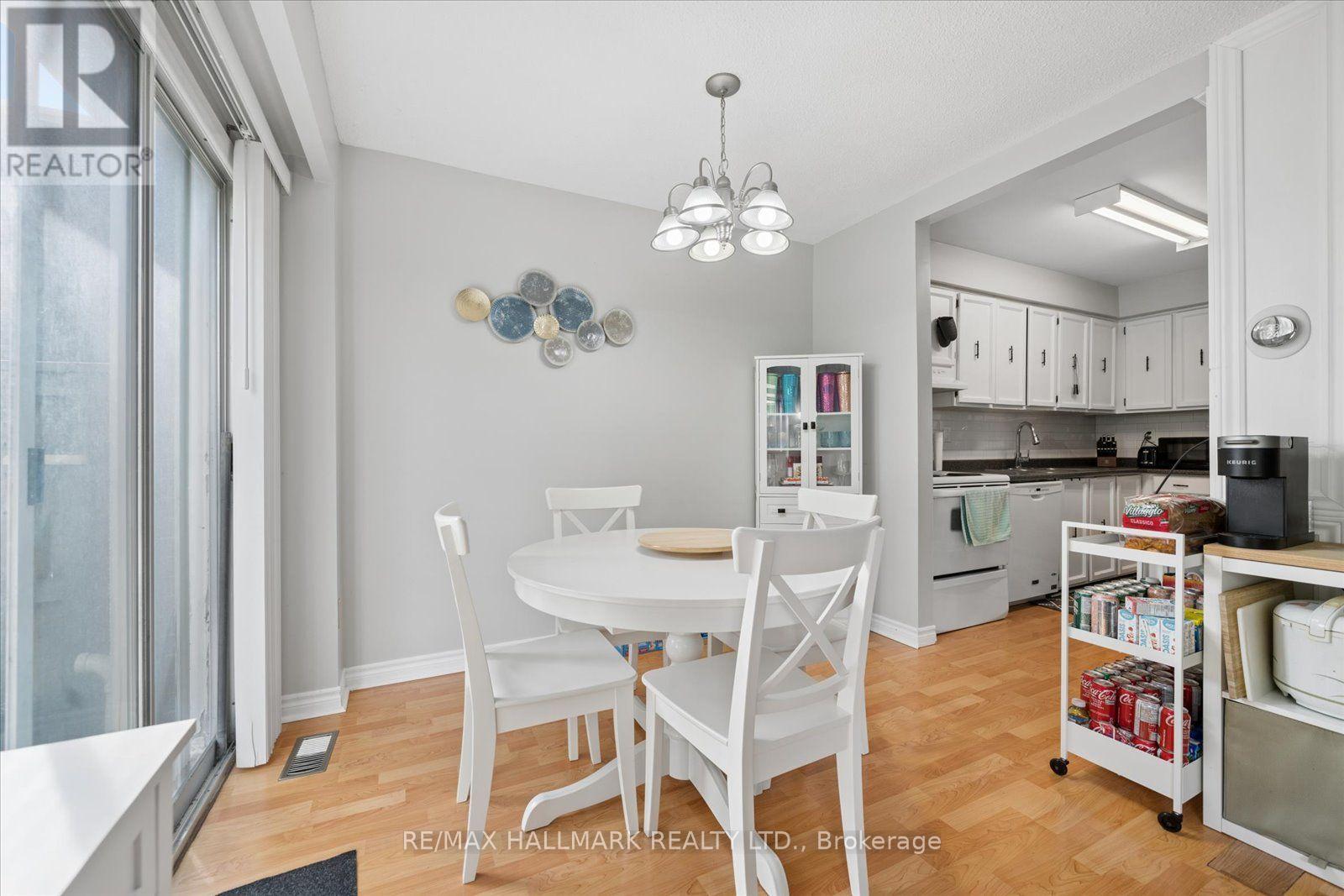 #69 39 CAMELOT WAY - 12
