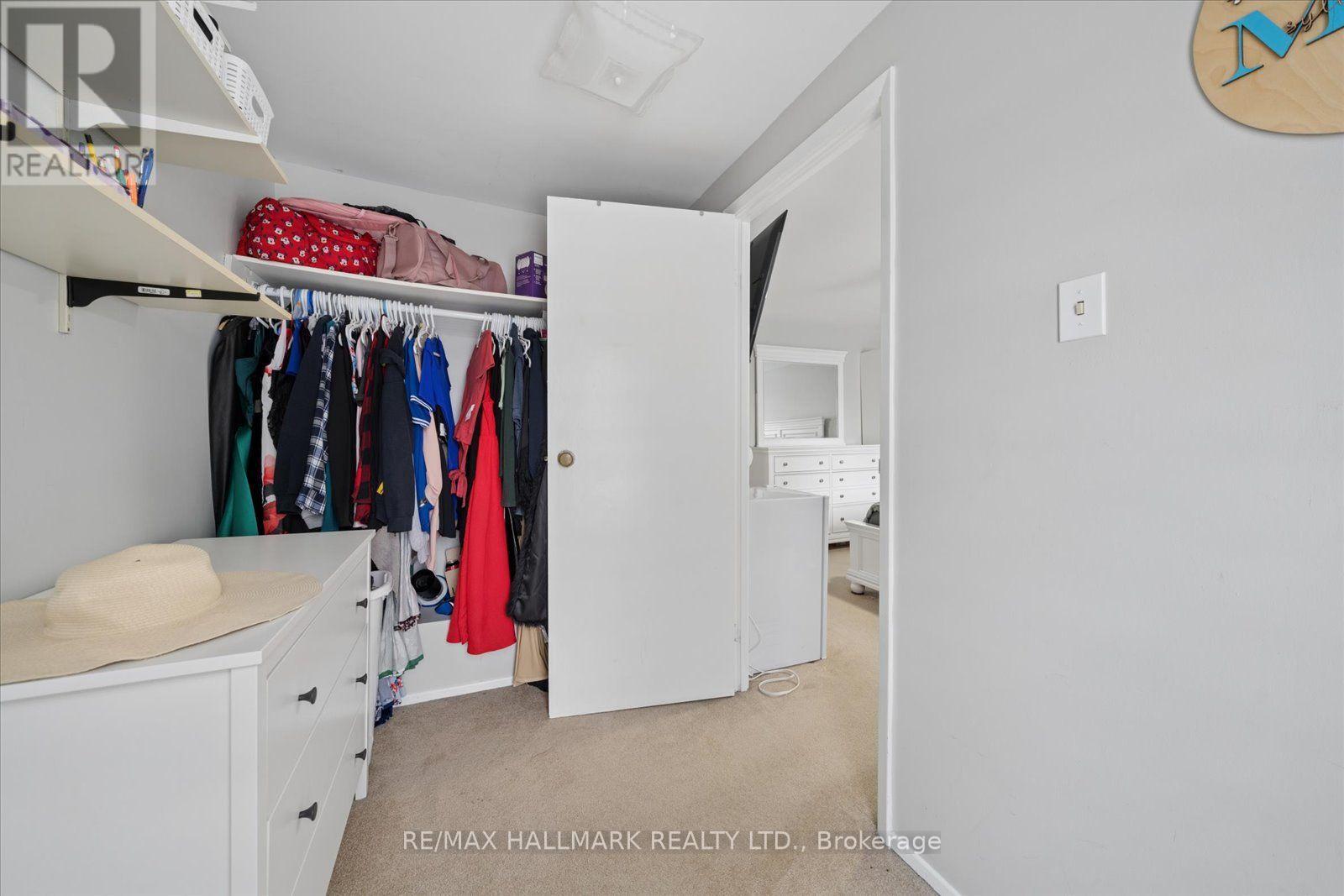 #69 39 CAMELOT WAY - 23