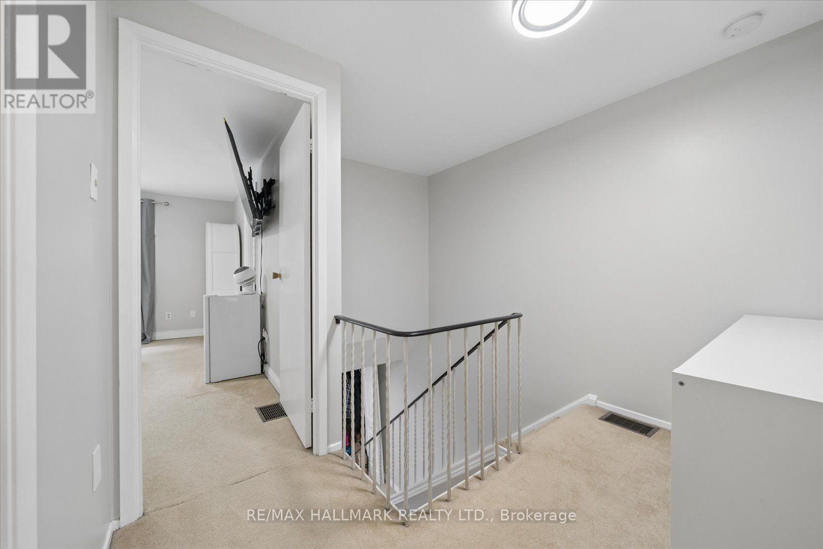 #69 39 CAMELOT WAY - 31
