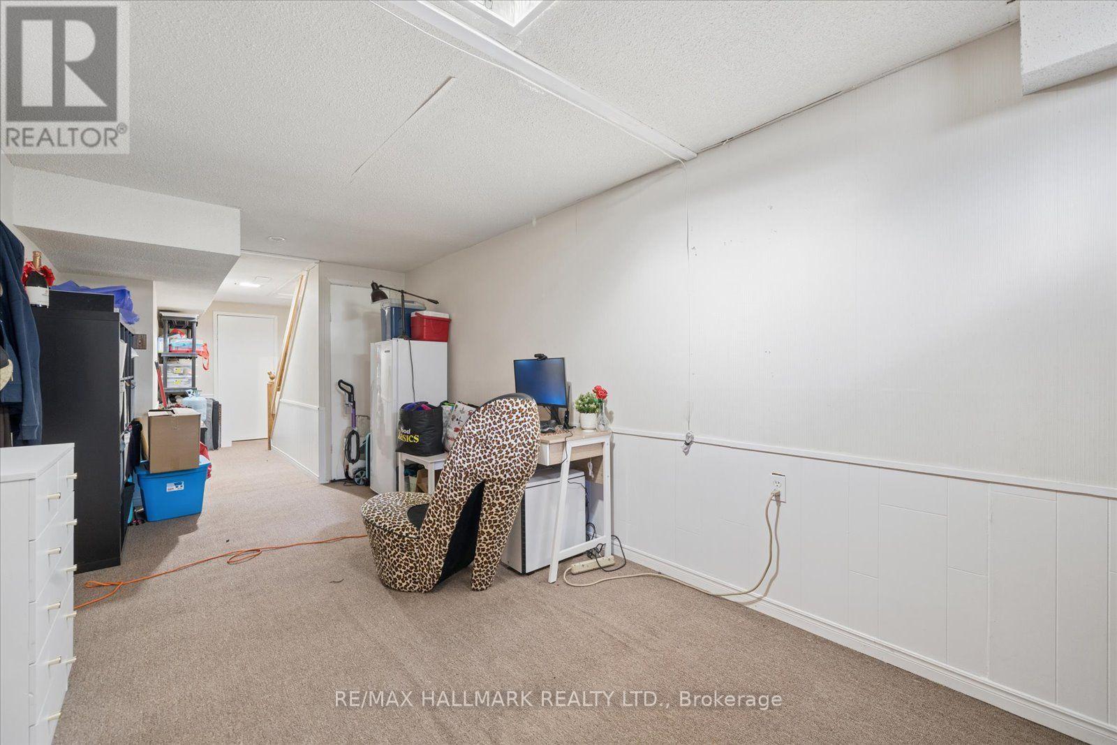 #69 39 CAMELOT WAY - 35