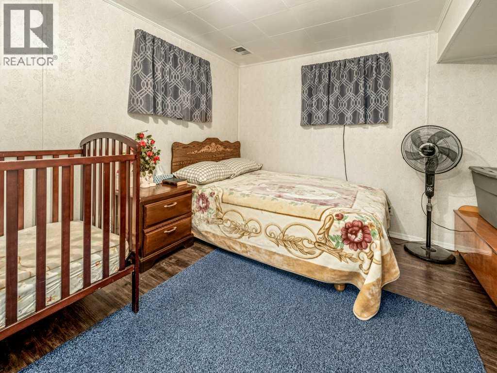 107 9 Street N photo 13