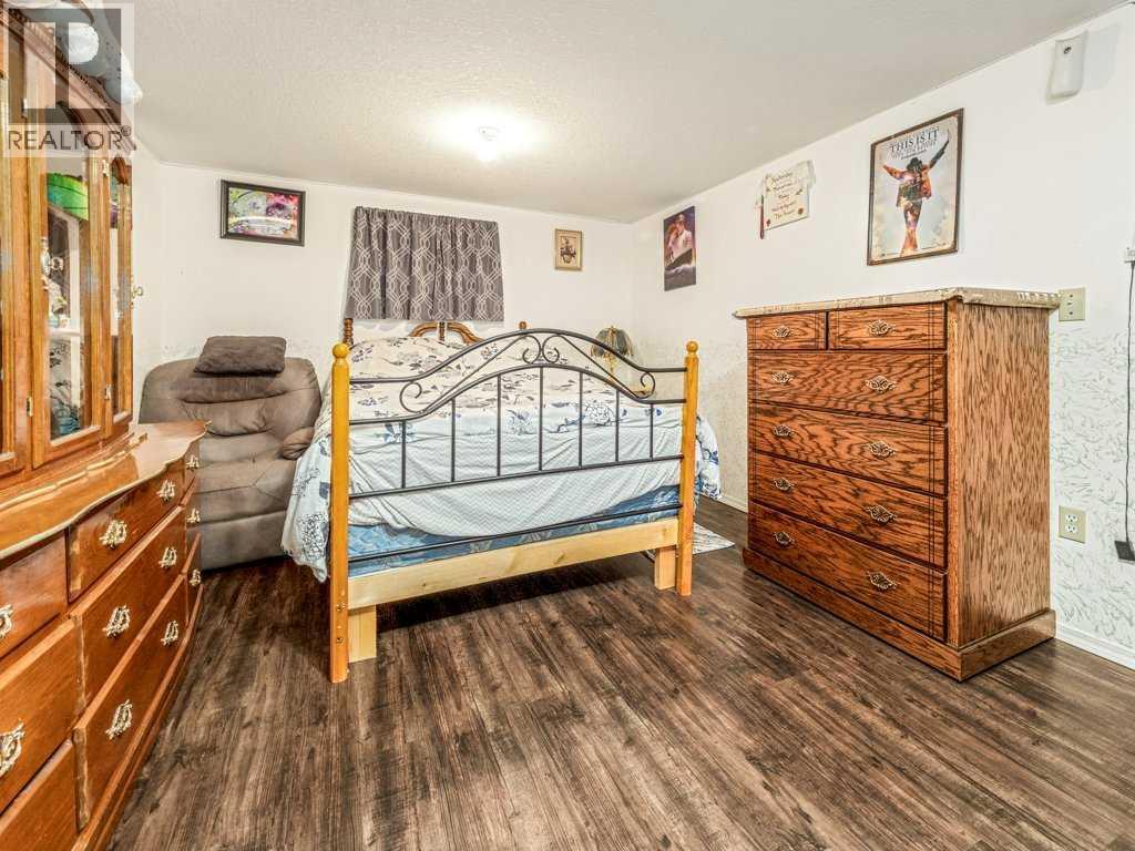 107 9 Street N photo 14