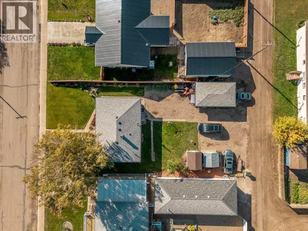 107 9 Street N photo 19