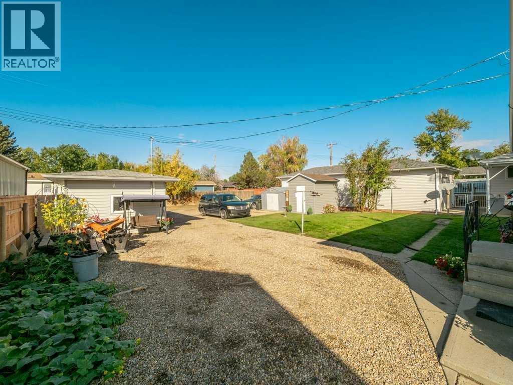 107 9 Street N photo 18