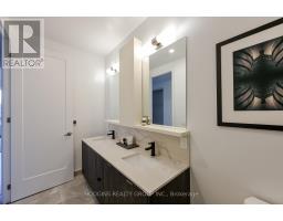 1711 - 1035 Southdown Road, Mississauga, ON L5J0A2 Photo 11