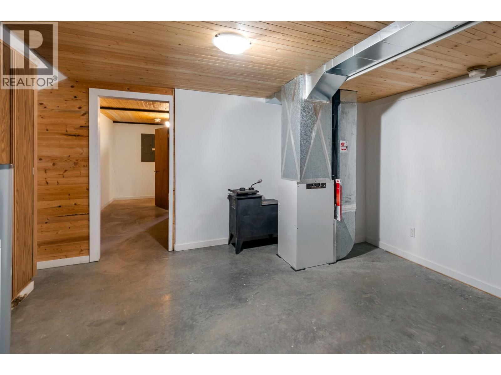 1249 Creighton Valley Road - Image 37
