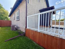 360 Queen Street W, Virden, MB R0M2C0 Photo 37