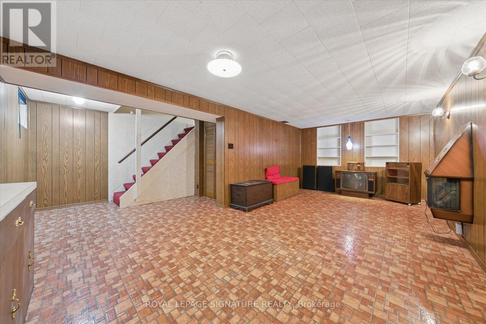 17 LESTERWOOD CRESCENT - 30