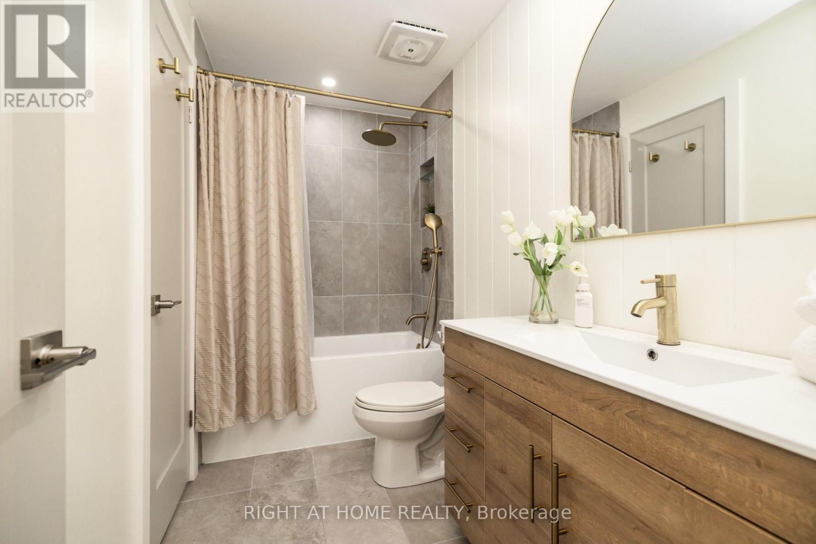 30 BERKSHIRE WAY - Image 23