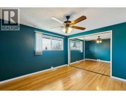 Bedroom - 12 Huntwick Way Ne, Calgary, AB T2K4H3 Photo 12