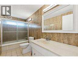 4pc Bathroom - 12 Huntwick Way Ne, Calgary, AB T2K4H3 Photo 14