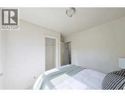 Living room - 898 Grandview Avenue, Sarnia, ON N7V3X2 Photo 11