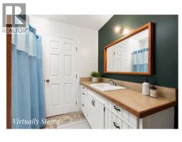 1523 Grandview Road, Gibsons, BC V0N1V5 Photo 19