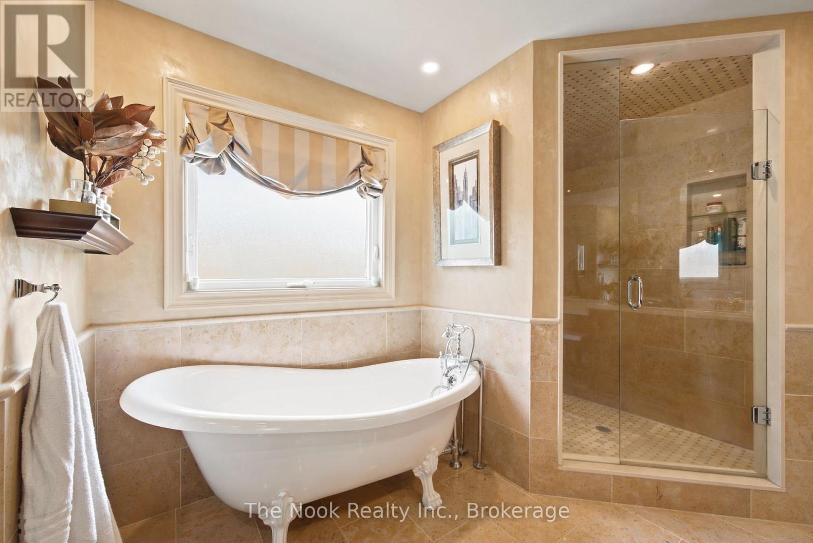 1018 LOCKWOOD CIRCLE - Image 29