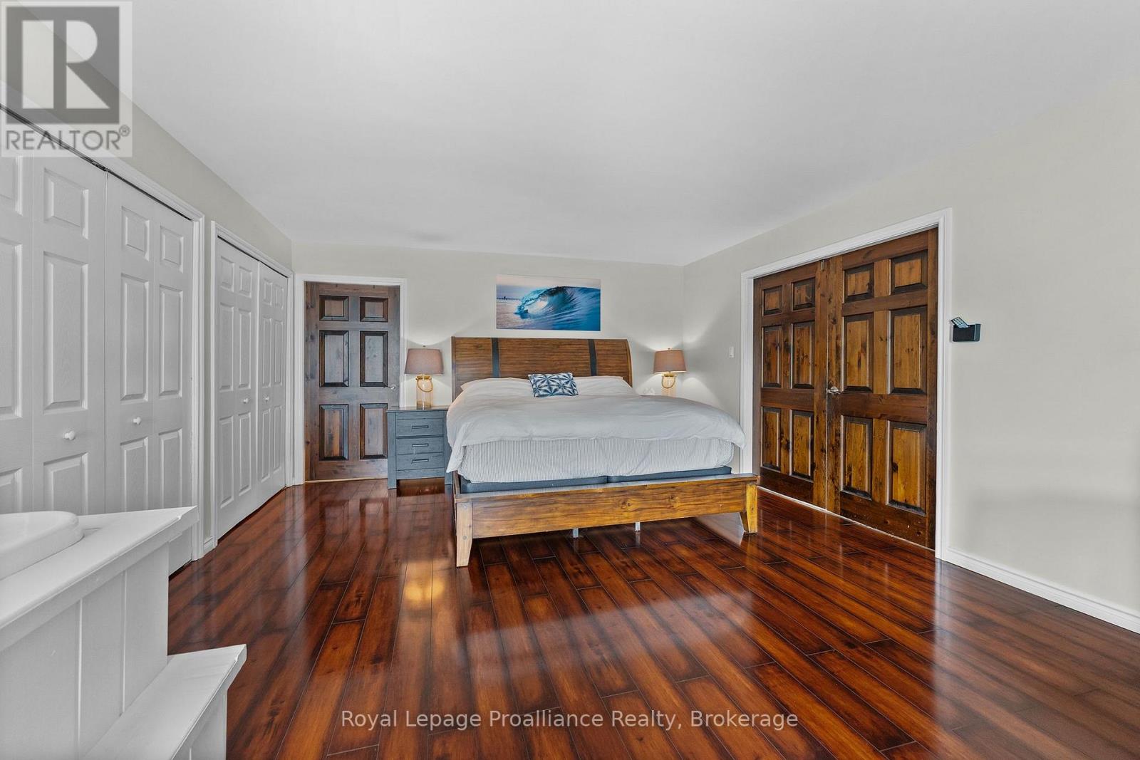 137 LAKESHORE DRIVE - 23