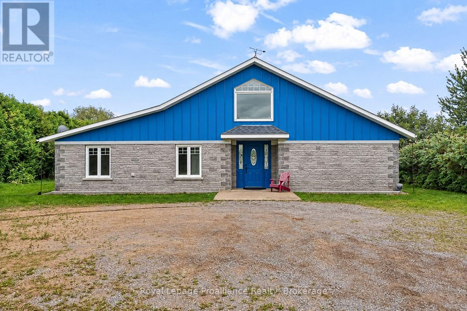 137 LAKESHORE DRIVE - 3