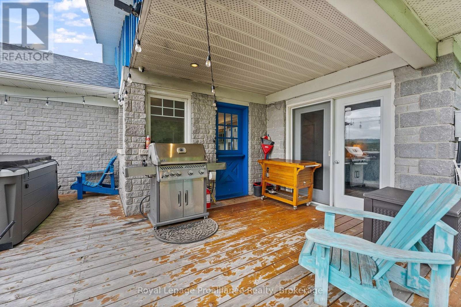 137 LAKESHORE DRIVE - Image 32