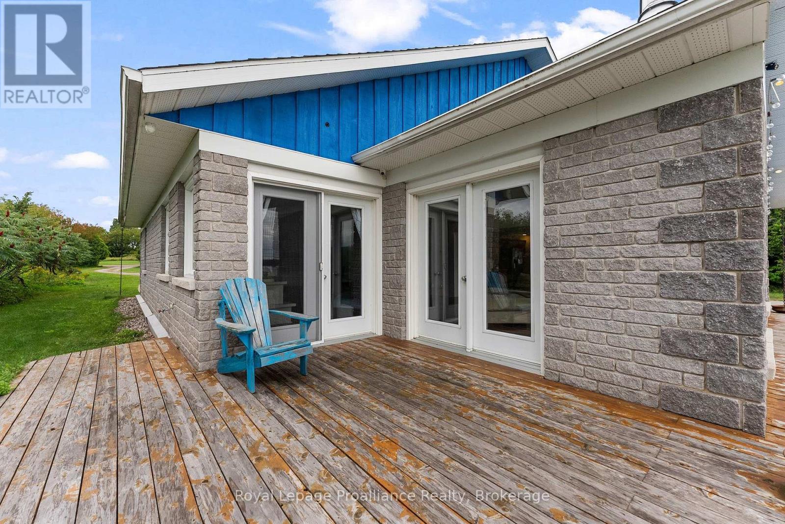 137 LAKESHORE DRIVE - Image 33
