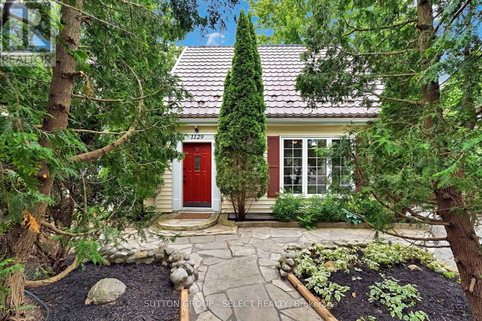 Property for sale at 1129 SUNNINGDALE ROAD E