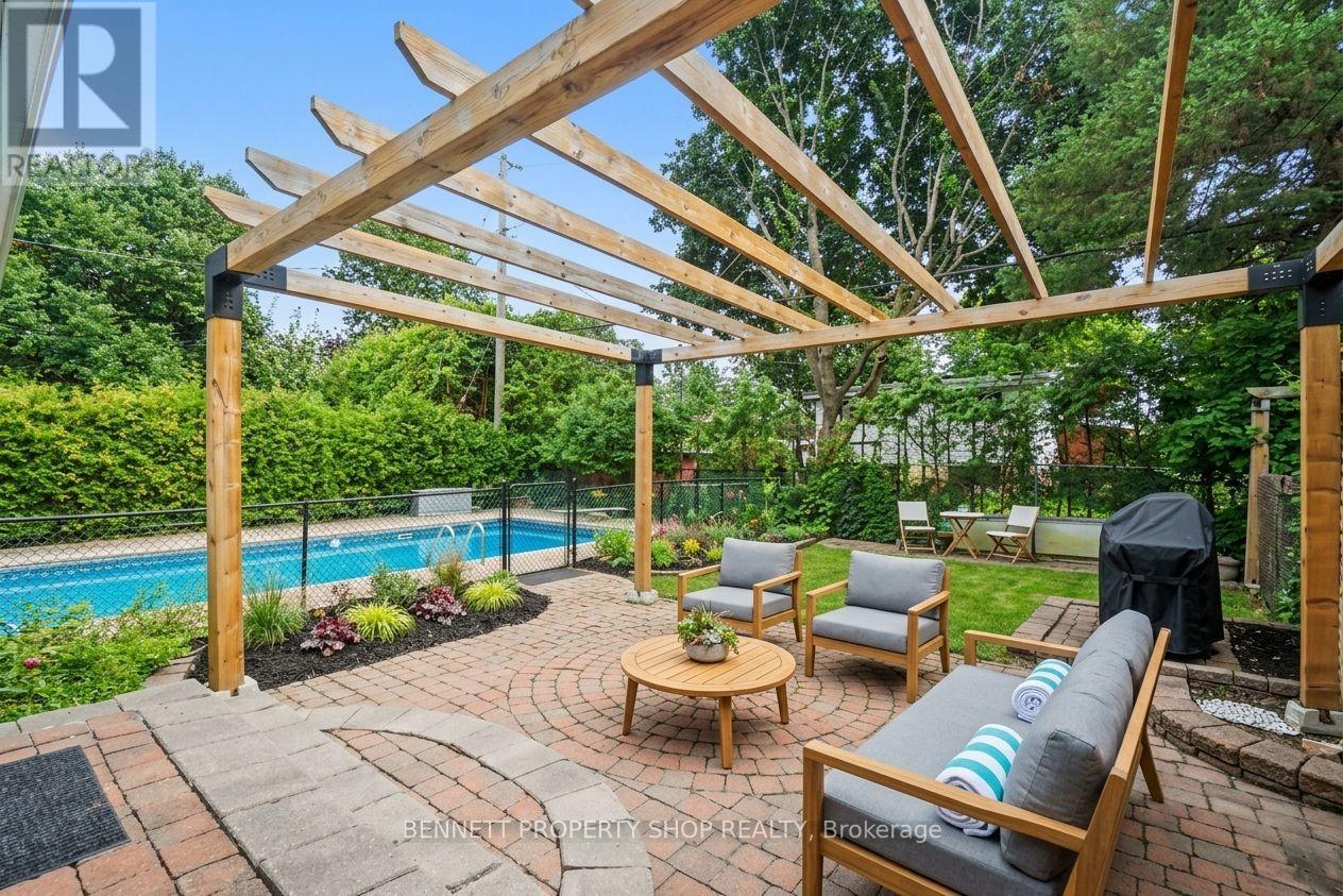 1902 FEATHERSTON DRIVE - 23