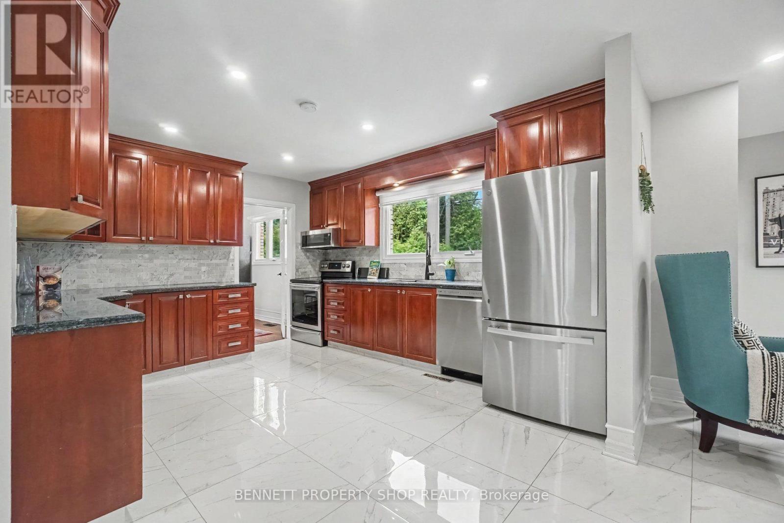 1902 FEATHERSTON DRIVE - 7