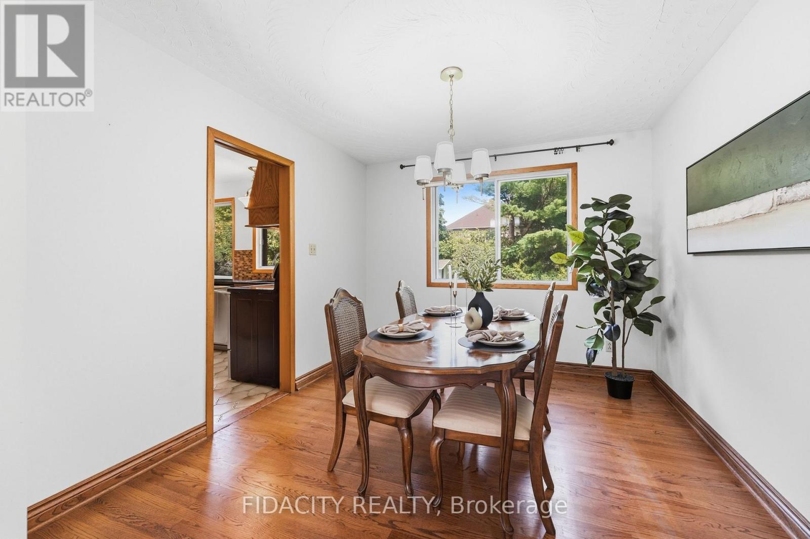 45 CORTLEIGH DRIVE - 11