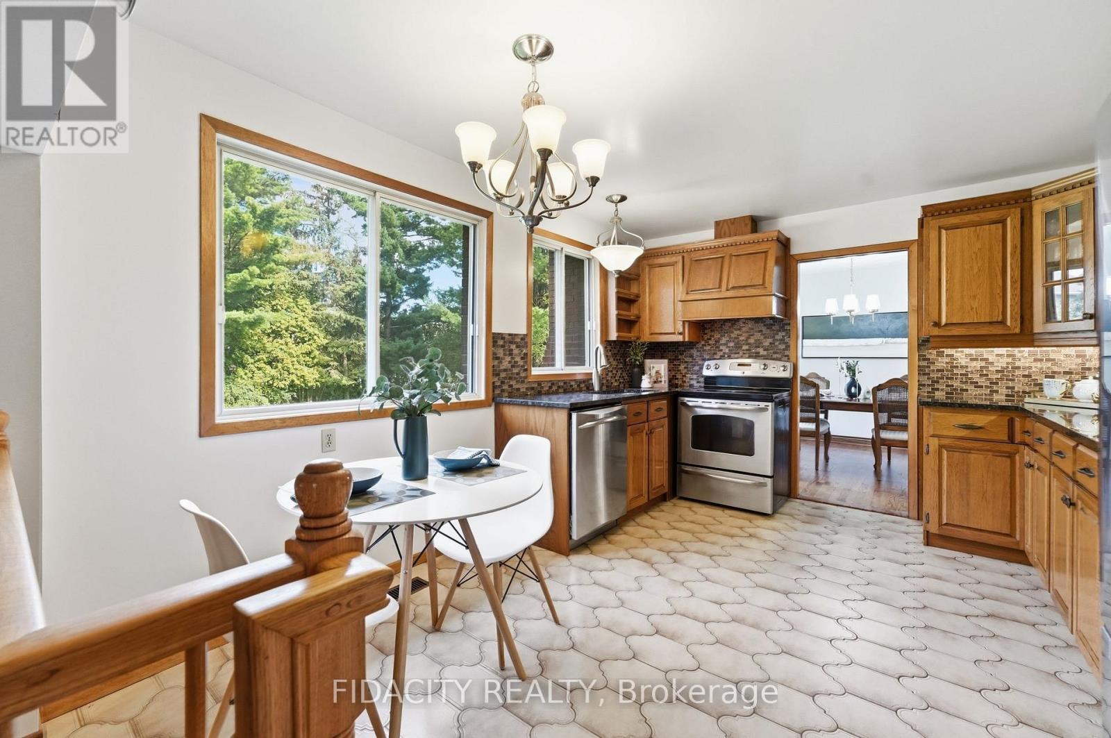 45 CORTLEIGH DRIVE - 13