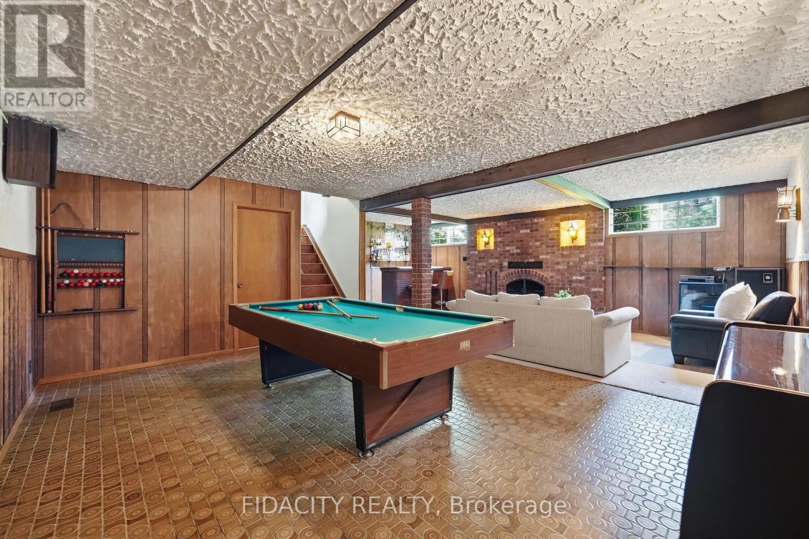 45 CORTLEIGH DRIVE - 27