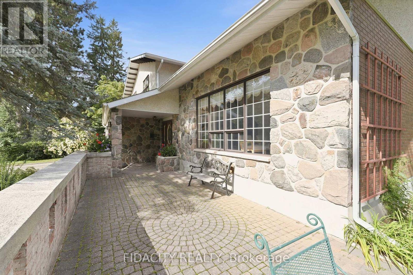 45 CORTLEIGH DRIVE - 3