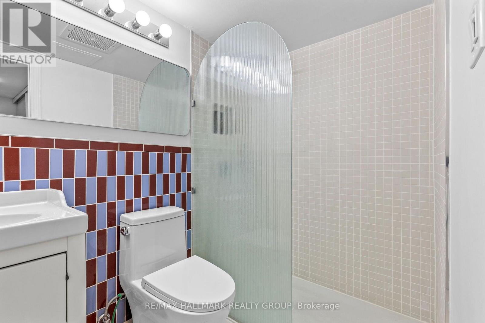 1 Bed, 1 Bath House for Sale in Ottawa – 701 – 18 NEPEAN STREET, Ottawa – MLS# X13762582 - Image 19