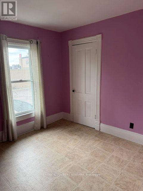 5821 LEONARD AVENUE - 12