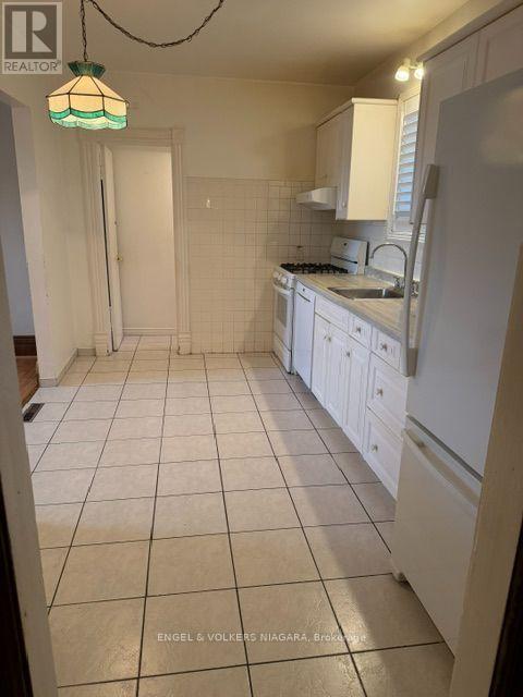 5821 LEONARD AVENUE - 15