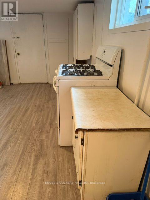 5821 LEONARD AVENUE - Image 17