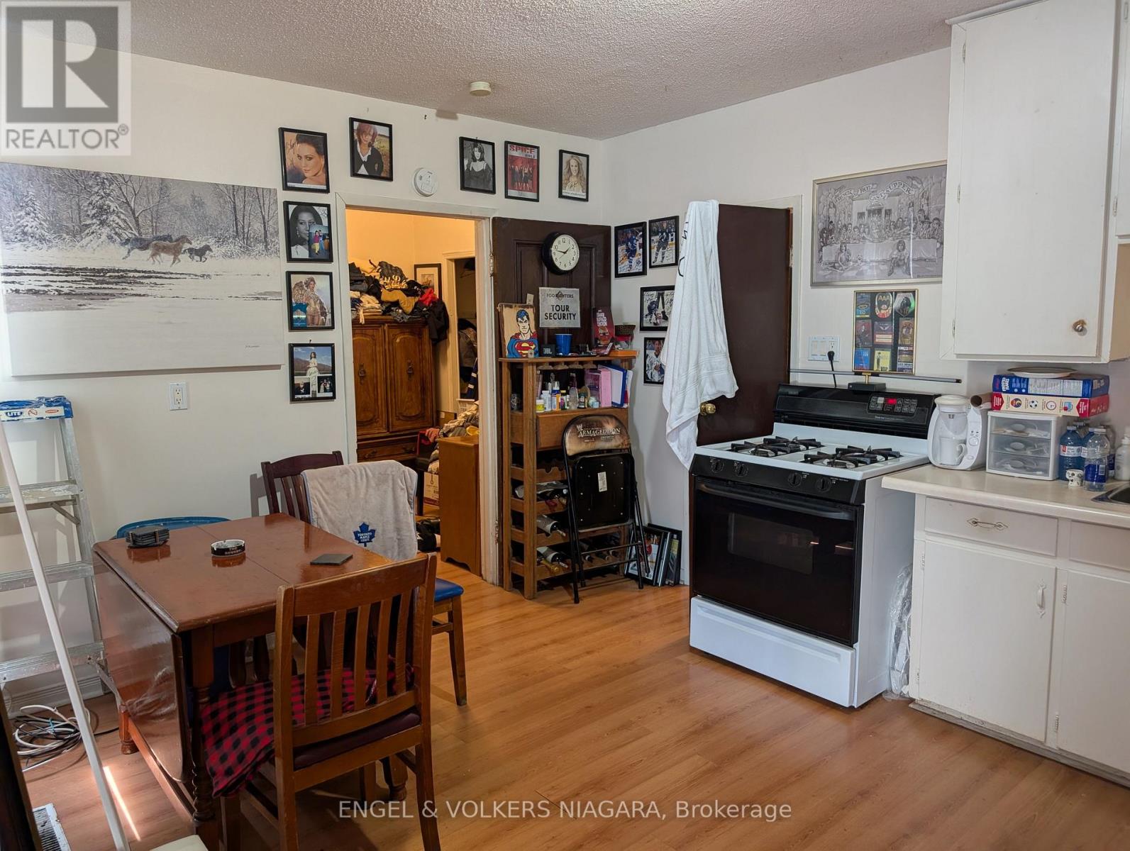 5821 LEONARD AVENUE - Image 28