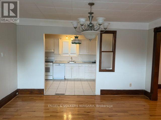 5821 LEONARD AVENUE - 6