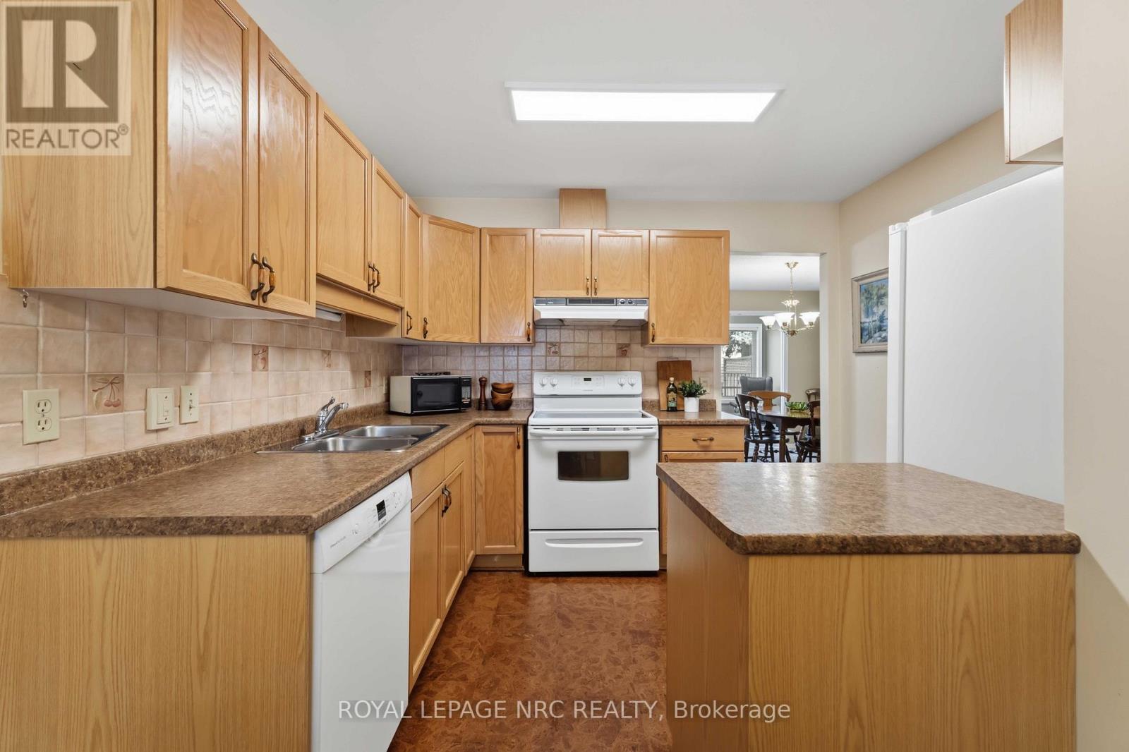 #10 4107 BUTTERNUT COURT - Image 5