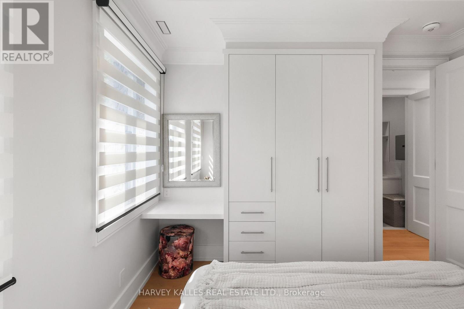 90 ROE AVENUE - Image 35