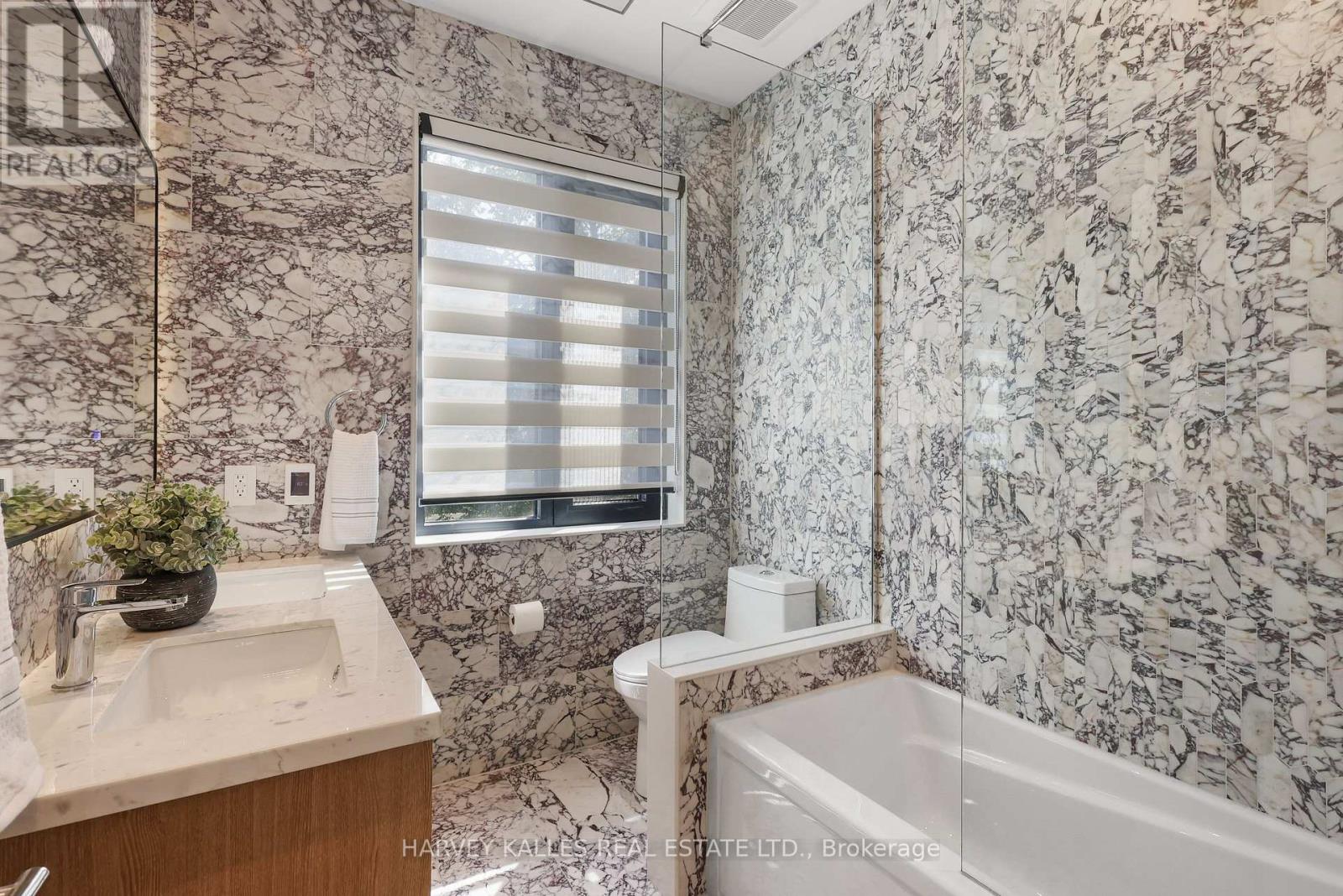 90 ROE AVENUE - Image 39