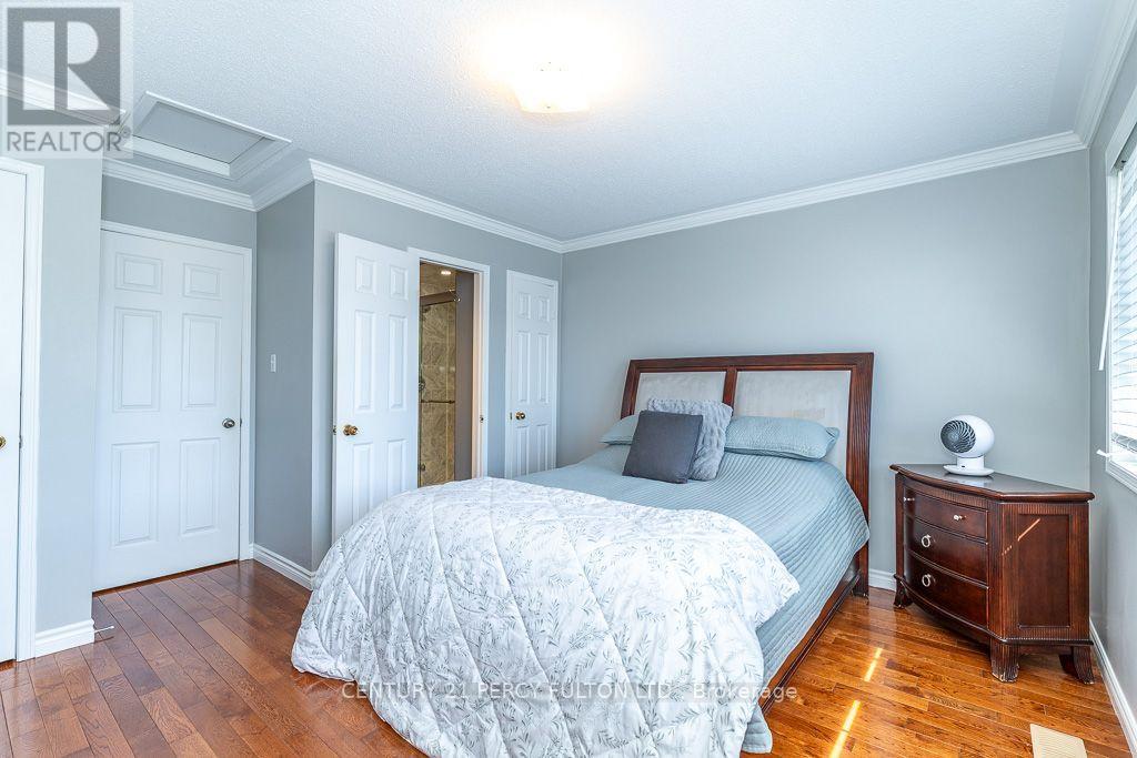 28 RUMI CRESCENT - 29