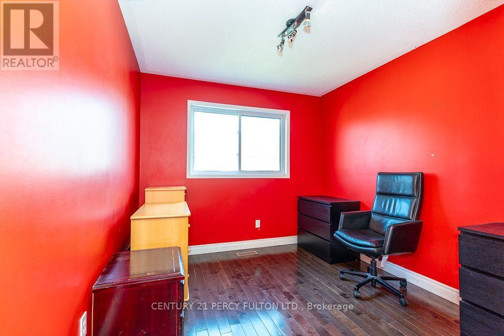 28 RUMI CRESCENT - 36