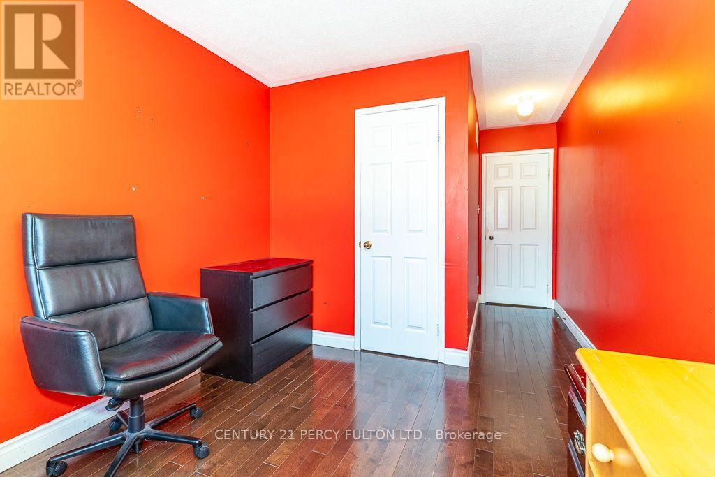 28 RUMI CRESCENT - 37
