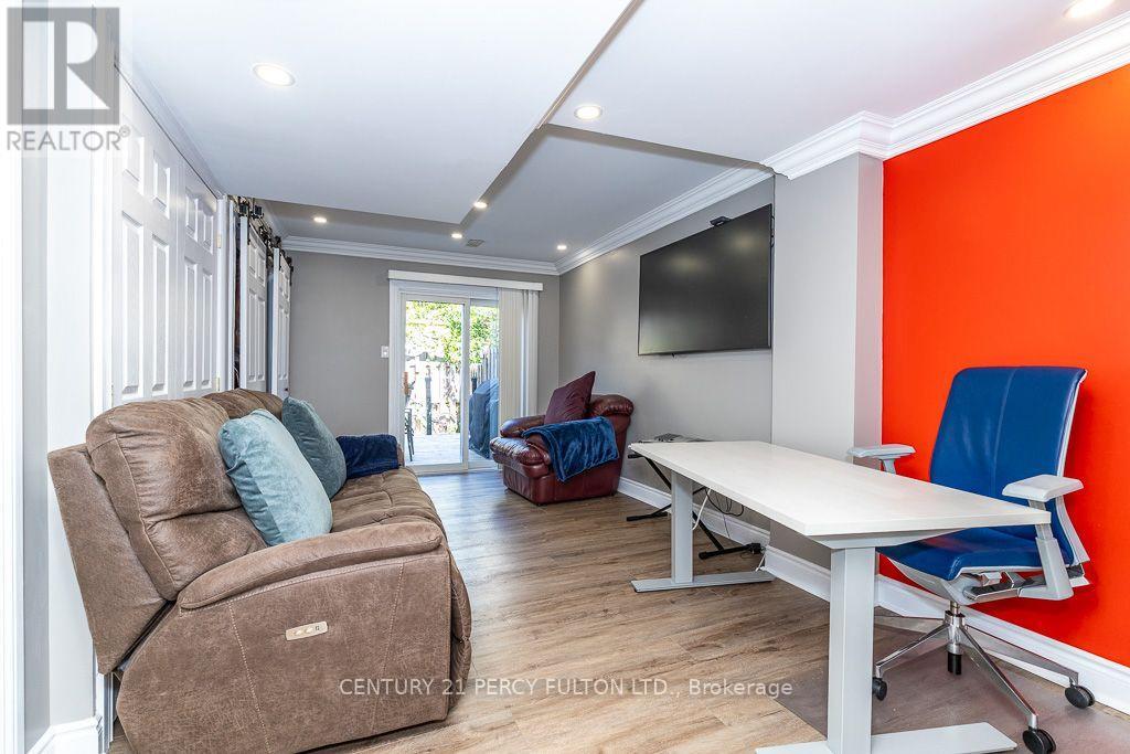 28 RUMI CRESCENT - 7