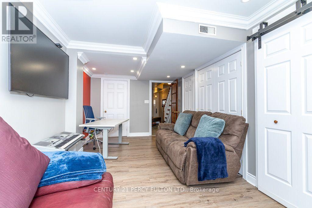 28 RUMI CRESCENT - 8