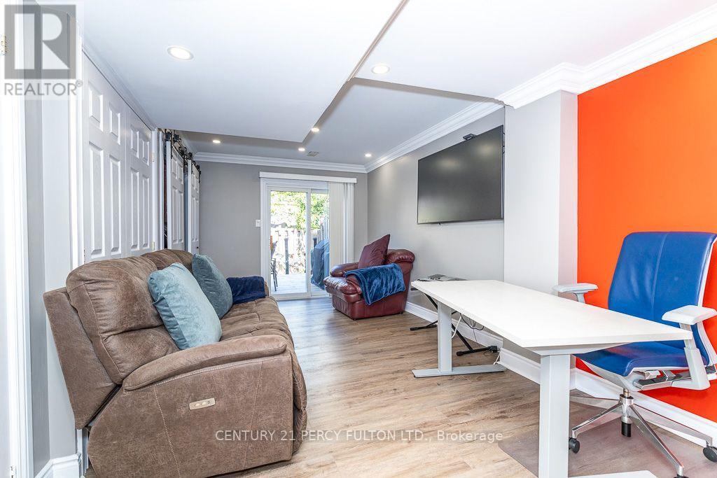 28 RUMI CRESCENT - 9