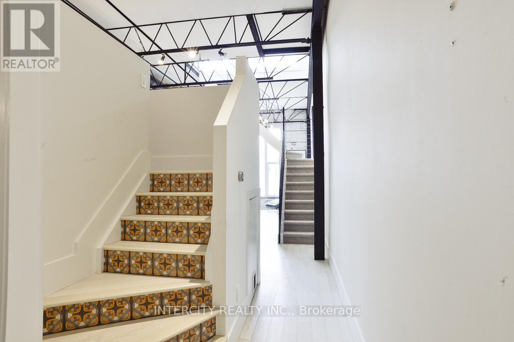 #208 676 RICHMOND STREET W - 4