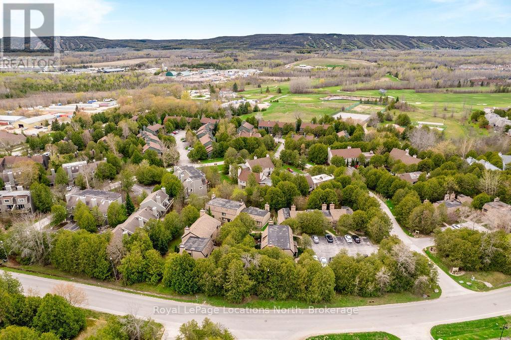 112 ESCARPMENT CRESCENT - Image 32